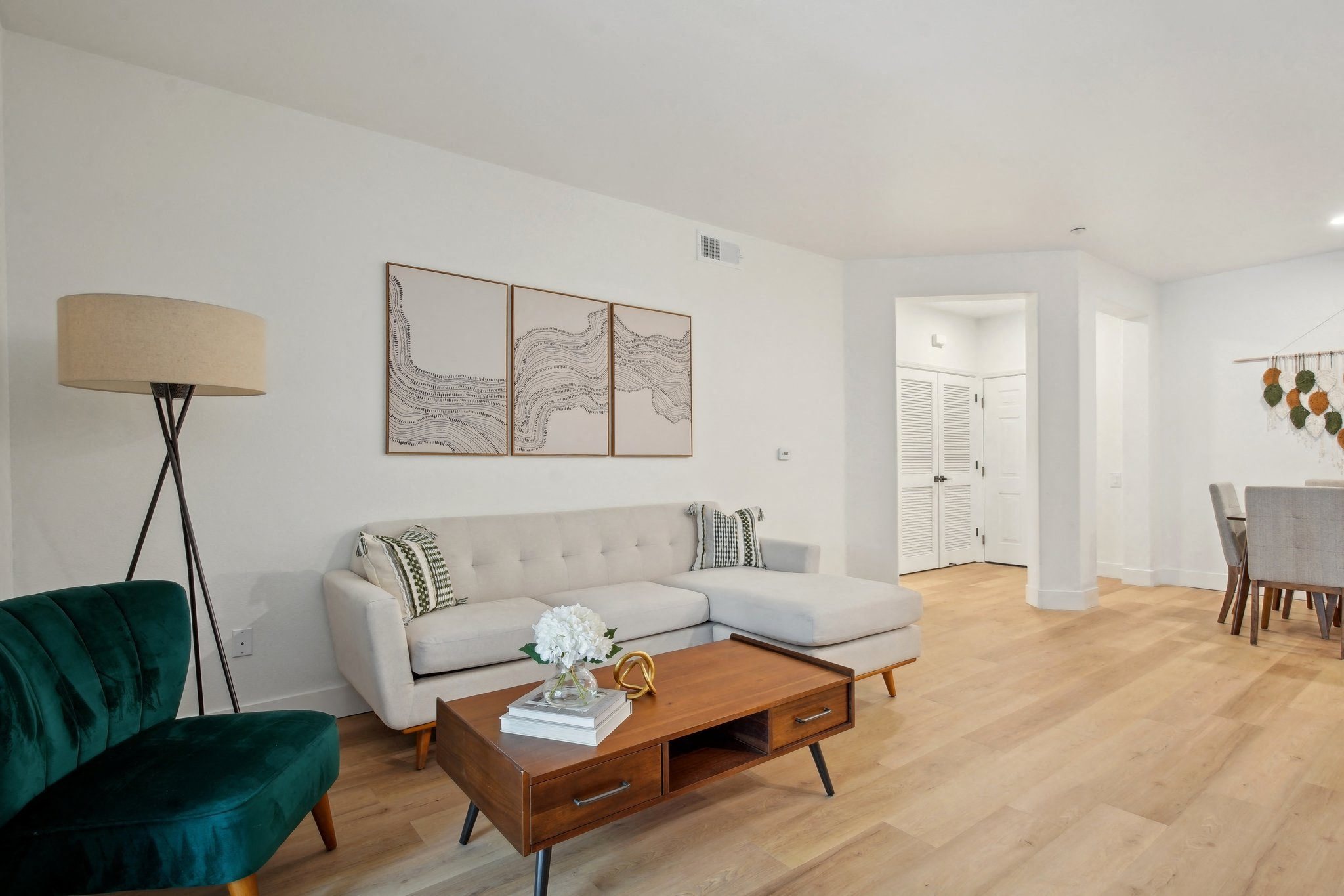 Fountain Plaza - Living Room